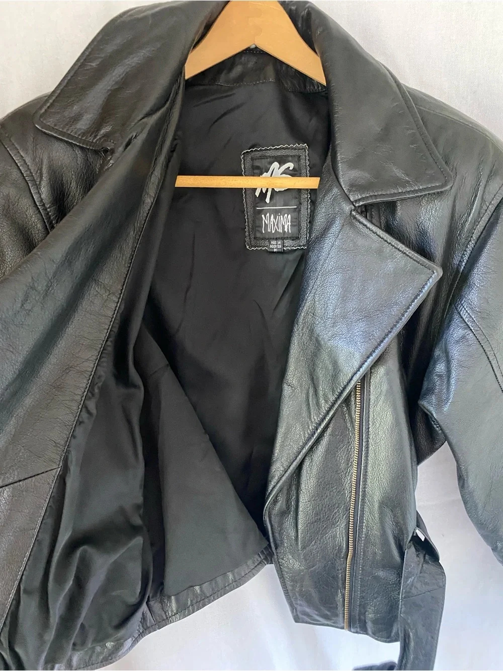 Maxima Black Leather Belted Moto Jacket size M pristine like new condition
